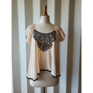 Miami | Pretty Floral Embroidered Top